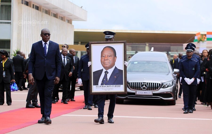 Hommage /Adieu, Monsieur le Président d&rsquo;Henri Konan Bédié :  Sens et symboles des funérailles de l’ancien président ivoirien