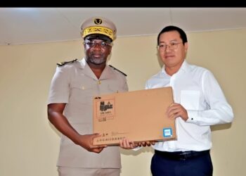 Guiglo : dons de Southland Kati CI aux autorités locales