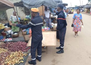 Alépé : Les pompiers civils sensibilisent les commerçants à la non occupation de la voie publique