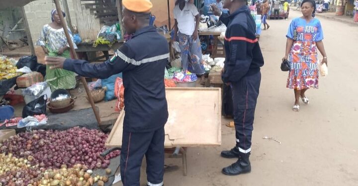 Alépé : Les pompiers civils sensibilisent les commerçants à la non occupation de la voie publique