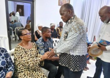 Solidarité du PPA-CI : Hubert Oulaye et son cabinet soutiennent Dr OUAGA après le rappel à Dieu de son père