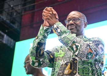 Meeting: Tidjane Thiam dénonce les irrégularités électorales et appelle à une mobilisation massive des électeurs