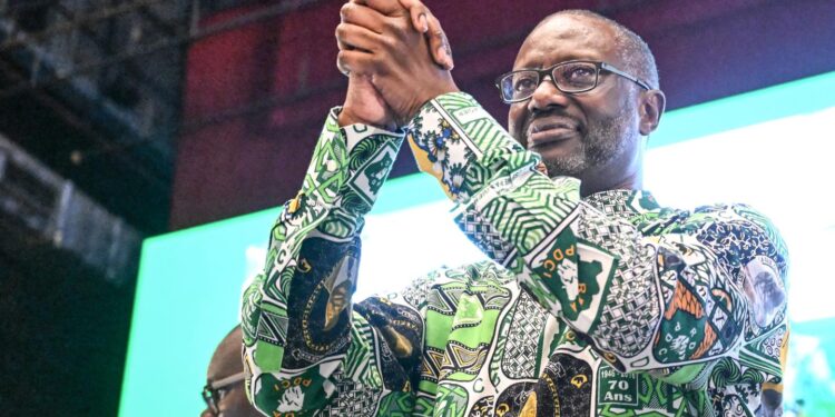 Meeting: Tidjane Thiam dénonce les irrégularités électorales et appelle à une mobilisation massive des électeurs