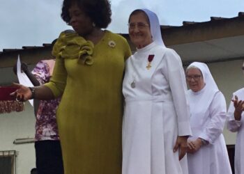 ALEPE: Sœur Docteur Lucie Maule décorée par le ministère de la santé