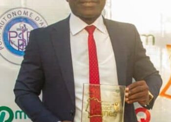 ALÉPÉ /Distinction : Anoh Vivien reçoit le prix du meilleur délégué du Cnjci du district des Lagunes