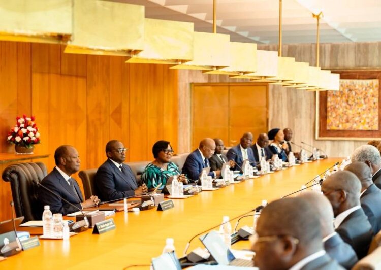 Débat : la Côte d’Ivoire est-elle encore gouvernée par des institutions, ou déjà par une famille ?