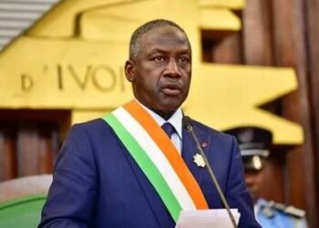 Théorie de la “libération du tabouret”: Comment Adama Bictogo fait la passe à Patrick Achi