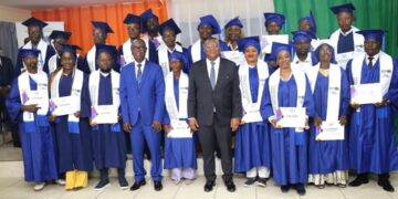 Côte d&rsquo;Ivoire : Des journalistes membres de l&rsquo;UPL-CI formés en JRI ont reçu leurs diplômes en présence du ministre de la Communication