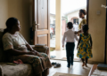 L&rsquo;église/Le miroir du parvis : quand l&rsquo;apparence des enfants supplée la foi des parents