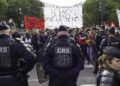 Manifester malgré l&rsquo;interdiction : ce qui sépare le maintien de l&rsquo;ordre français des dérives autocratiques